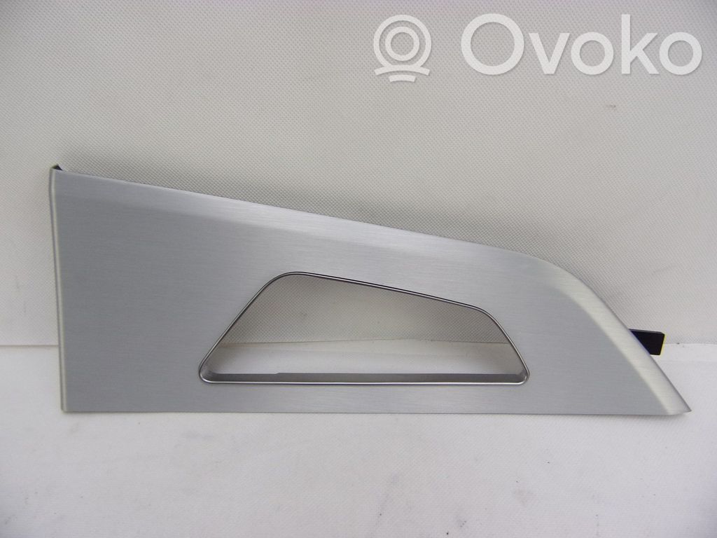 Audi Q8 Listwa drzwi tylnych 