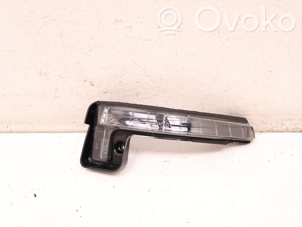 Jeep Compass Semnalizator pe oglindă 