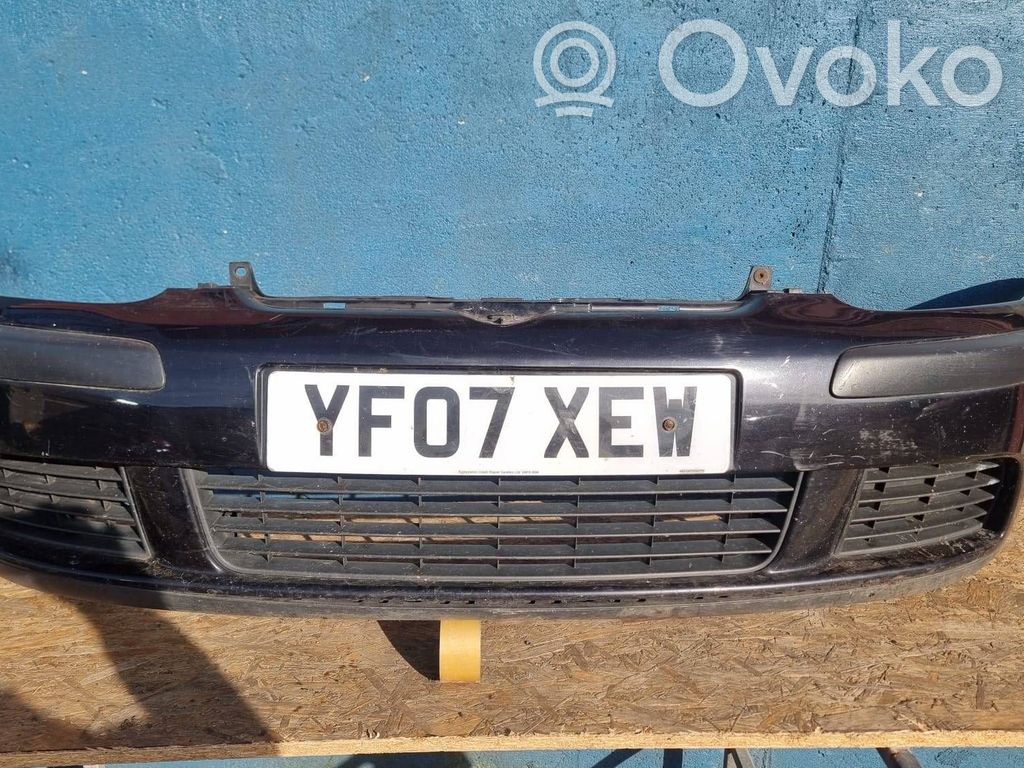 Volkswagen Golf V Front bumper 