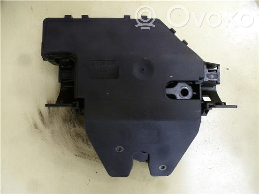 Tailgate/trunk/boot lock/catch/latch   8196401