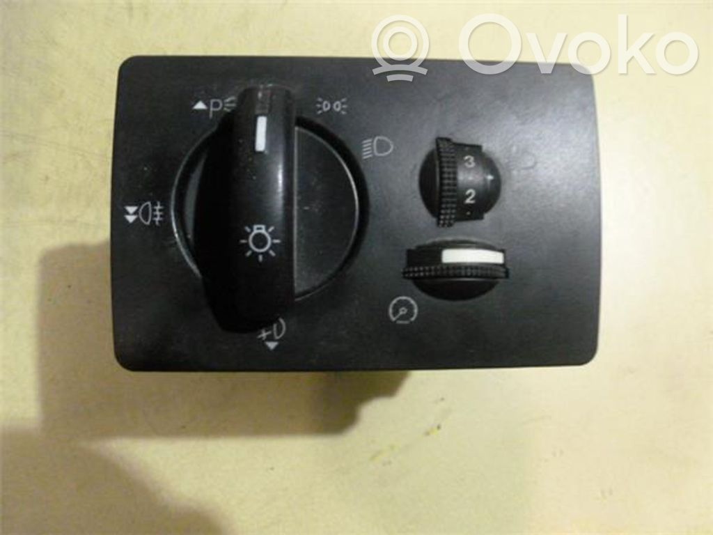 Valokatkaisija   4M5T13A024AA