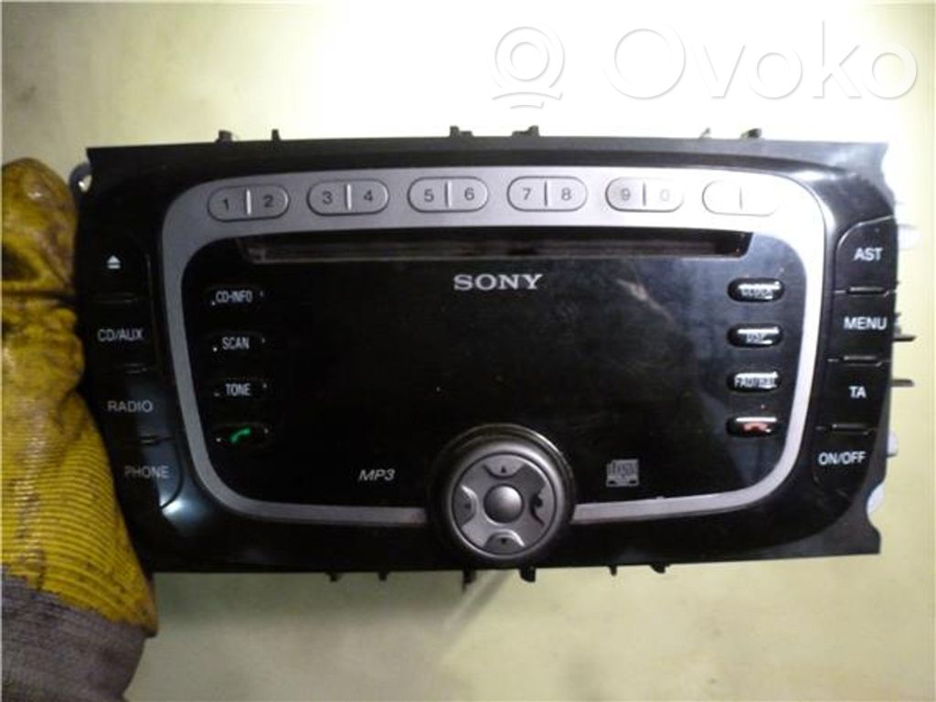 Ford Focus Radio / CD-Player / DVD-Player / Navigation 