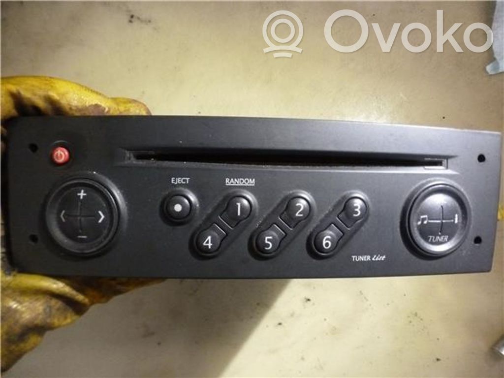 Renault Megane II Panel / Radioodtwarzacz CD/DVD/GPS 