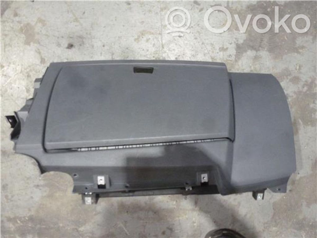 Glove box