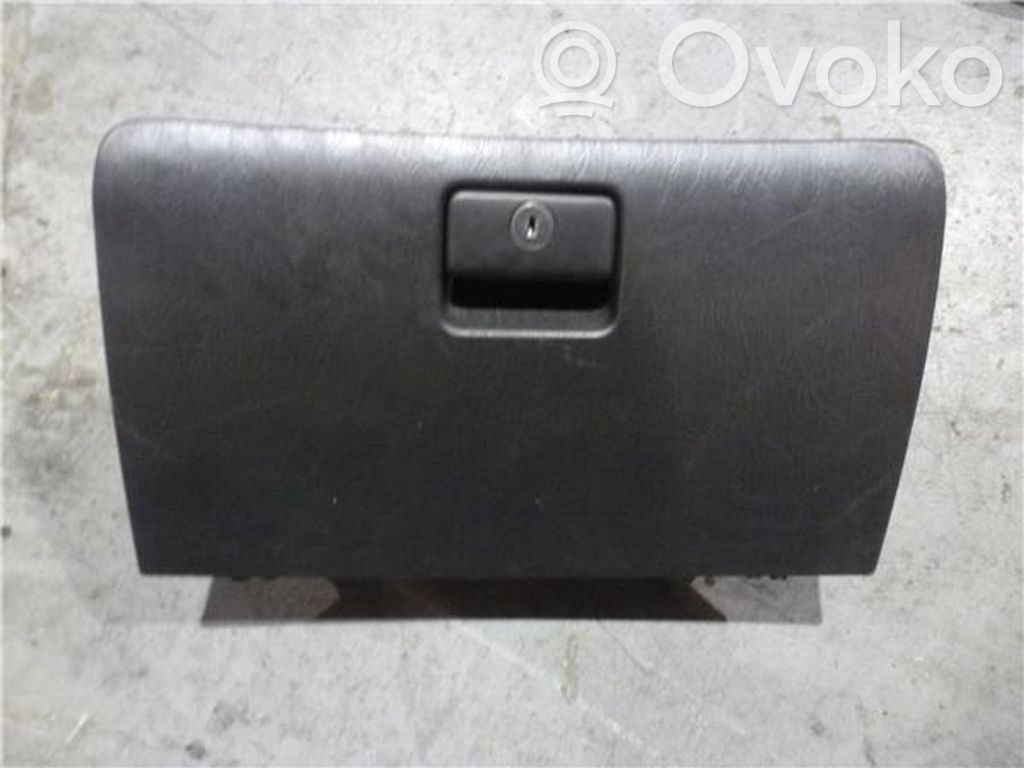Glove box