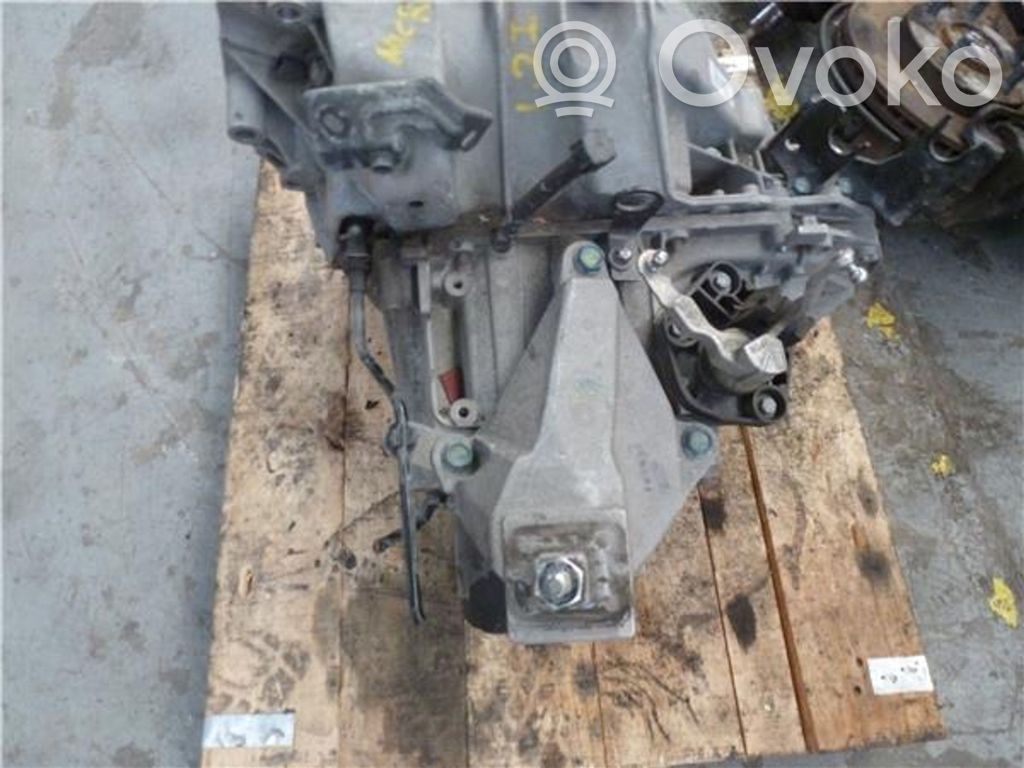Nissan Micra Manualna 5-biegowa skrzynia biegów 