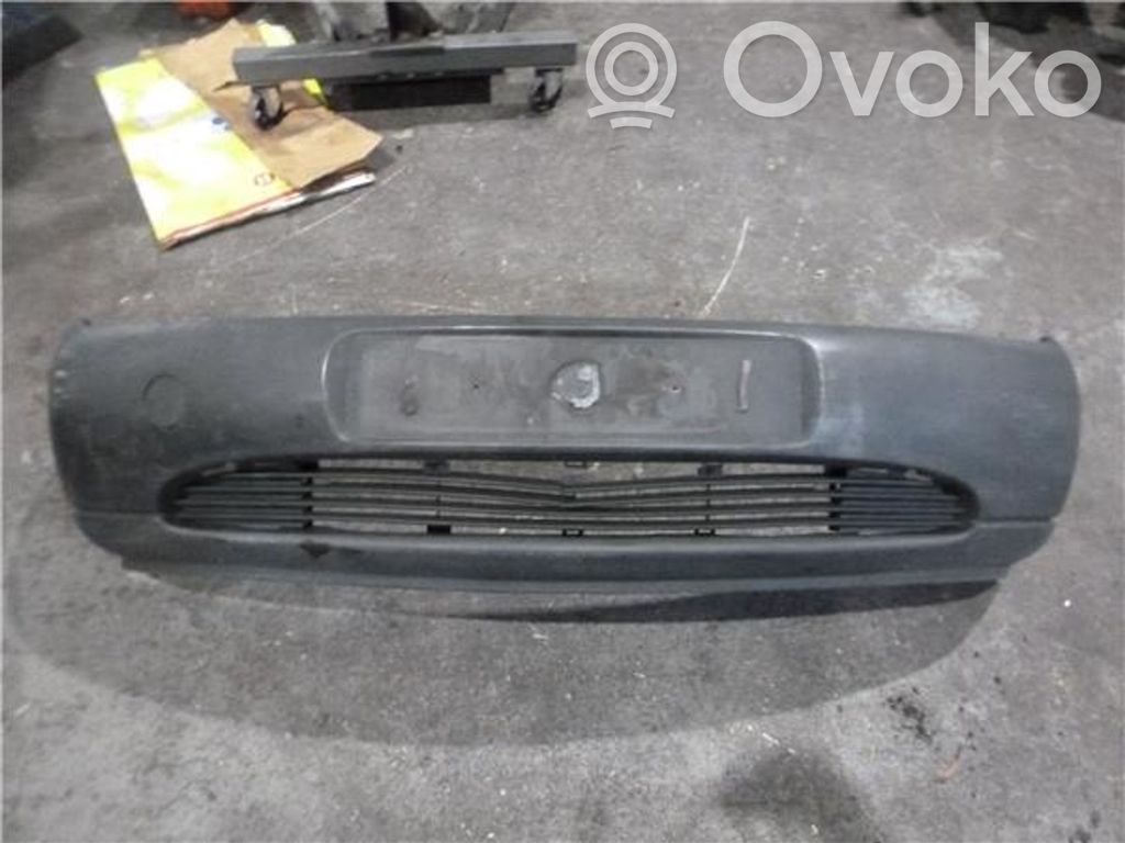 Ford Fiesta Parachoques delantero 