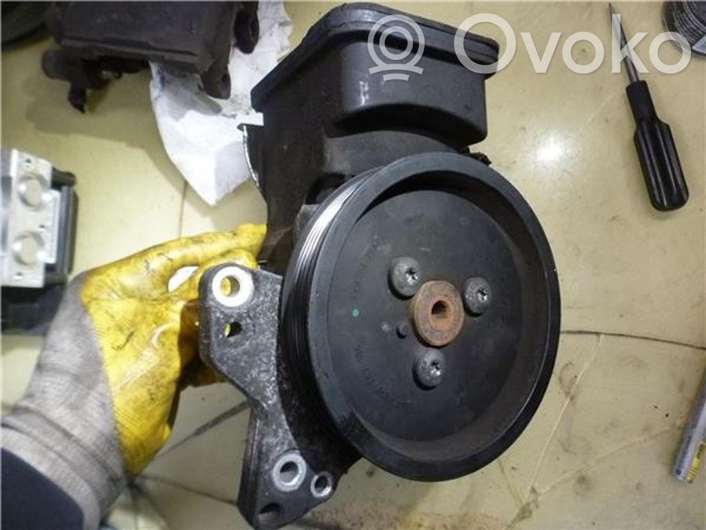 Ohjaustehostimen pumppu   7692974536