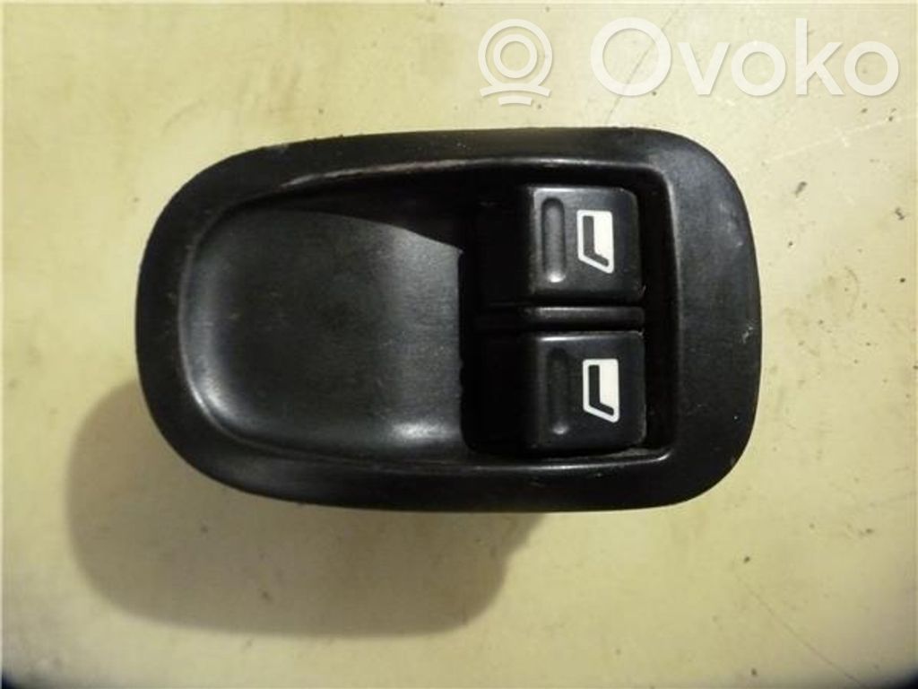Peugeot 206 Electric window control switch 