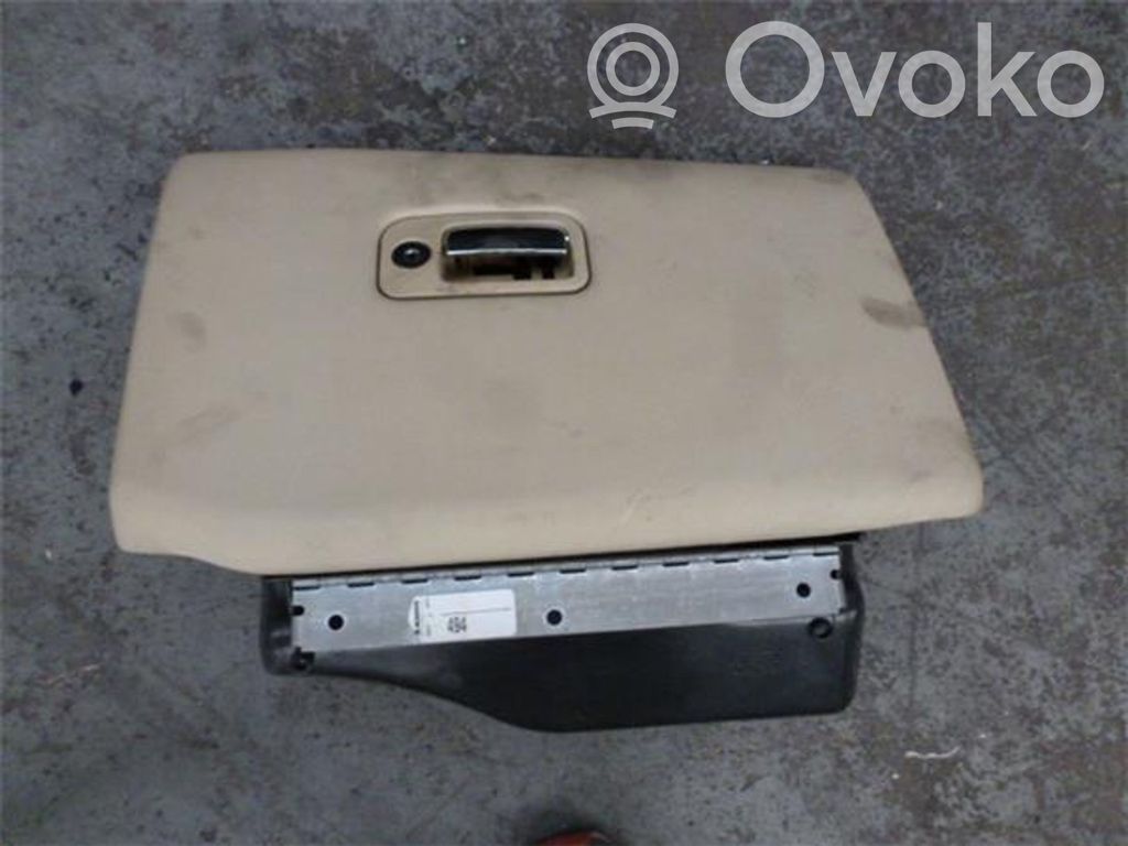 Glove box