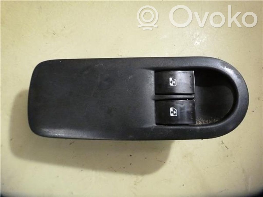 Renault Megane II Electric window control switch 