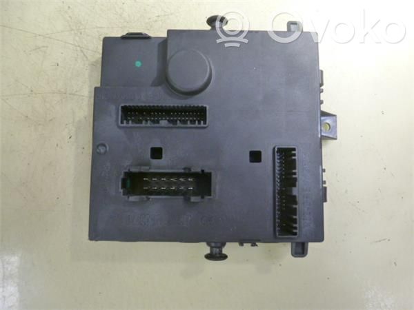 Renault Twingo II Module de fusibles 