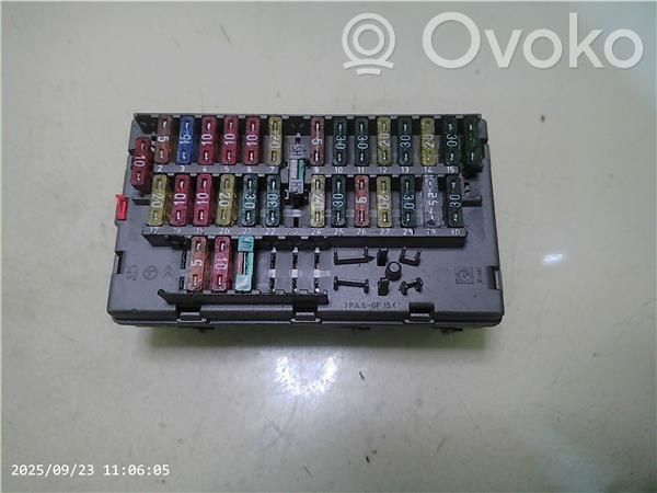 Peugeot 306 Fuse module 