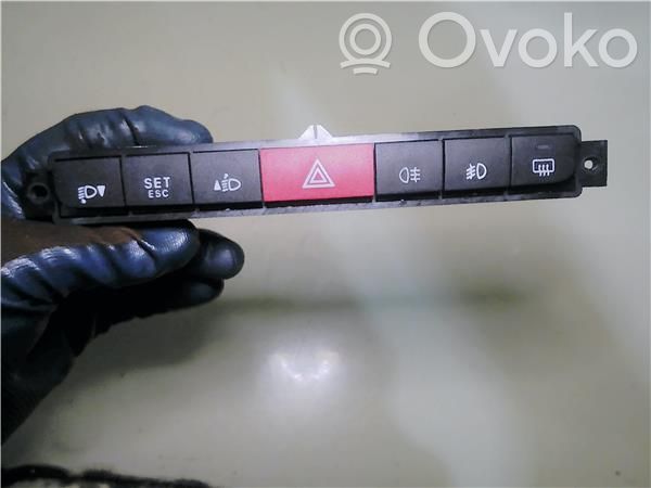Fiat Doblo Botón interruptor de luz de peligro 