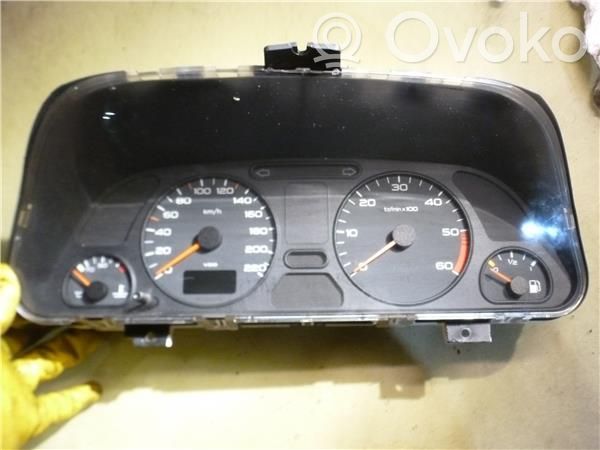 Peugeot 306 Geschwindigkeitsmesser Cockpit 