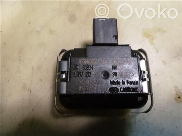 Sensor de luz solar   8A6T17D547AB,1778736