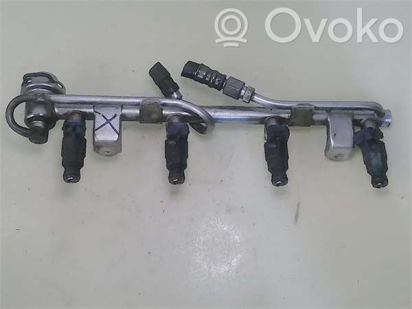 Audi A4 S4 B5 8D Rampa inyectora 