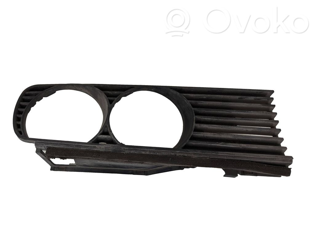 Front grill   18760910