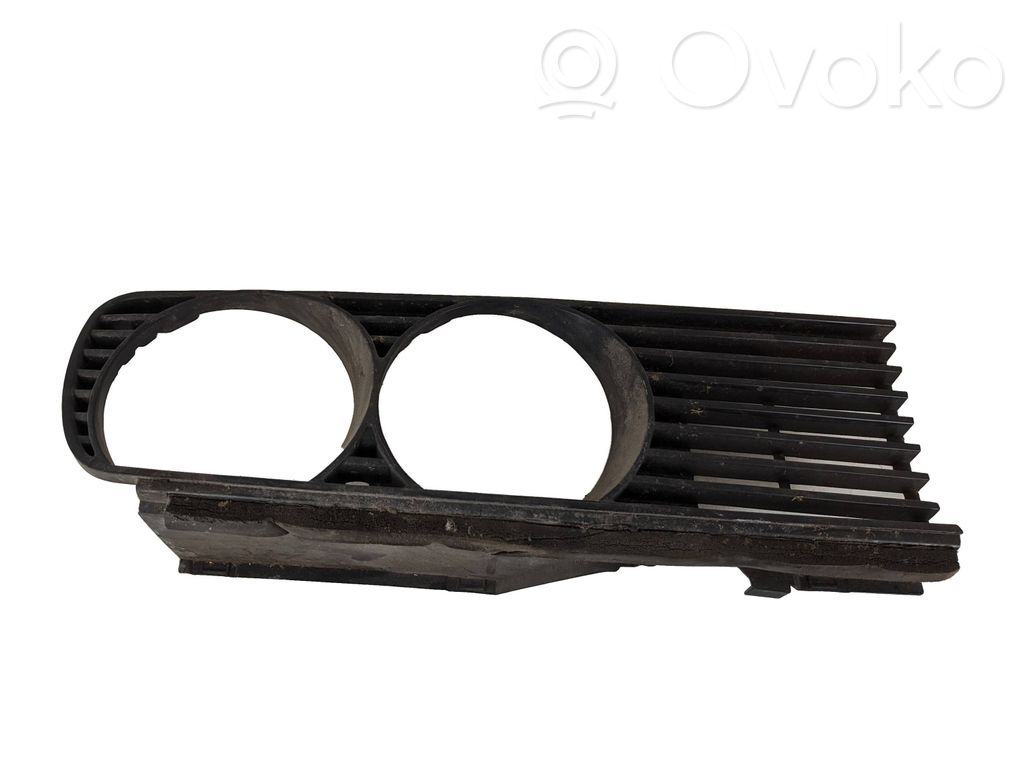 Front grill   18760910