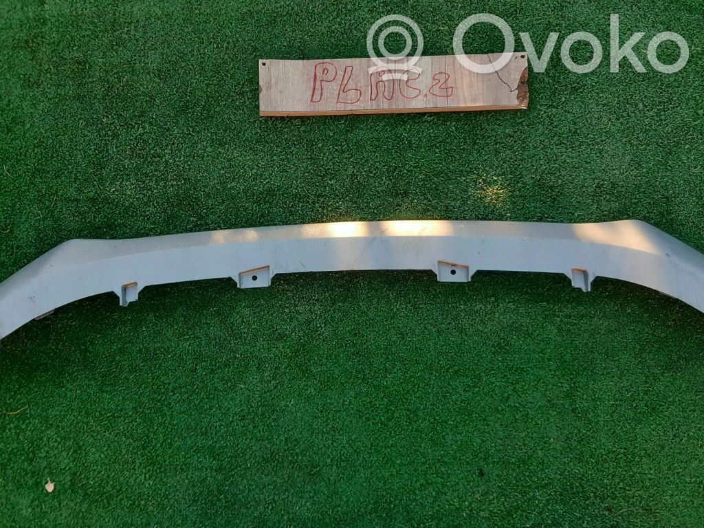 Ford Focus Etupuskurin reuna 
