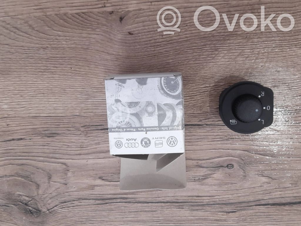 Volkswagen Beetle A5 Wing mirror switch 