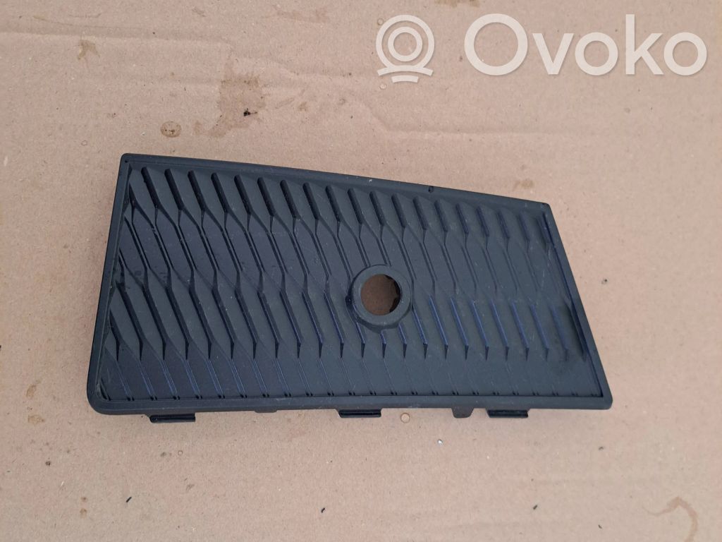 Audi Q8 e-tron Front bumper lower grill 