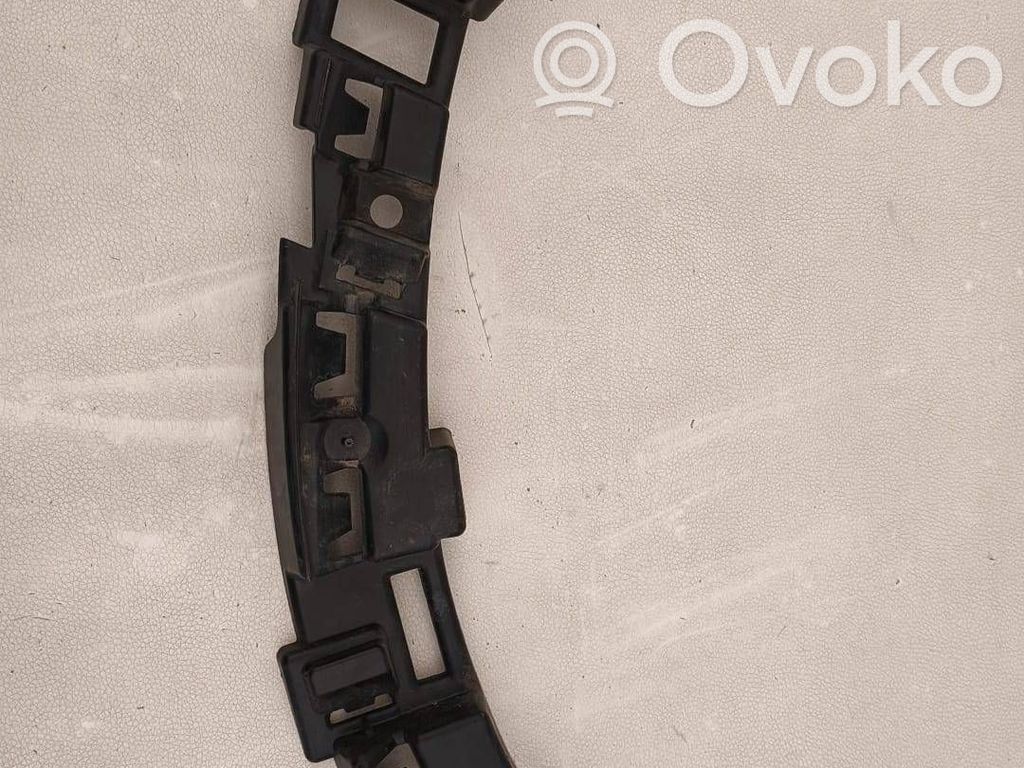 Priekšpusē bampera turētājs   9816768780
