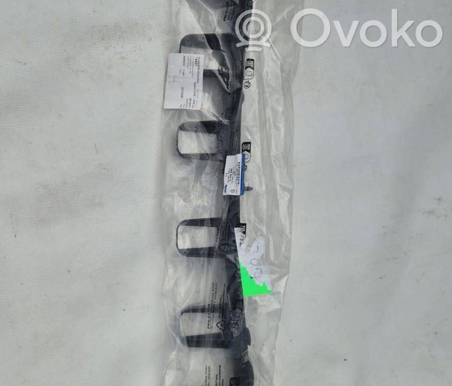 Путопласт бампера   2213540,JX7B17B861CB