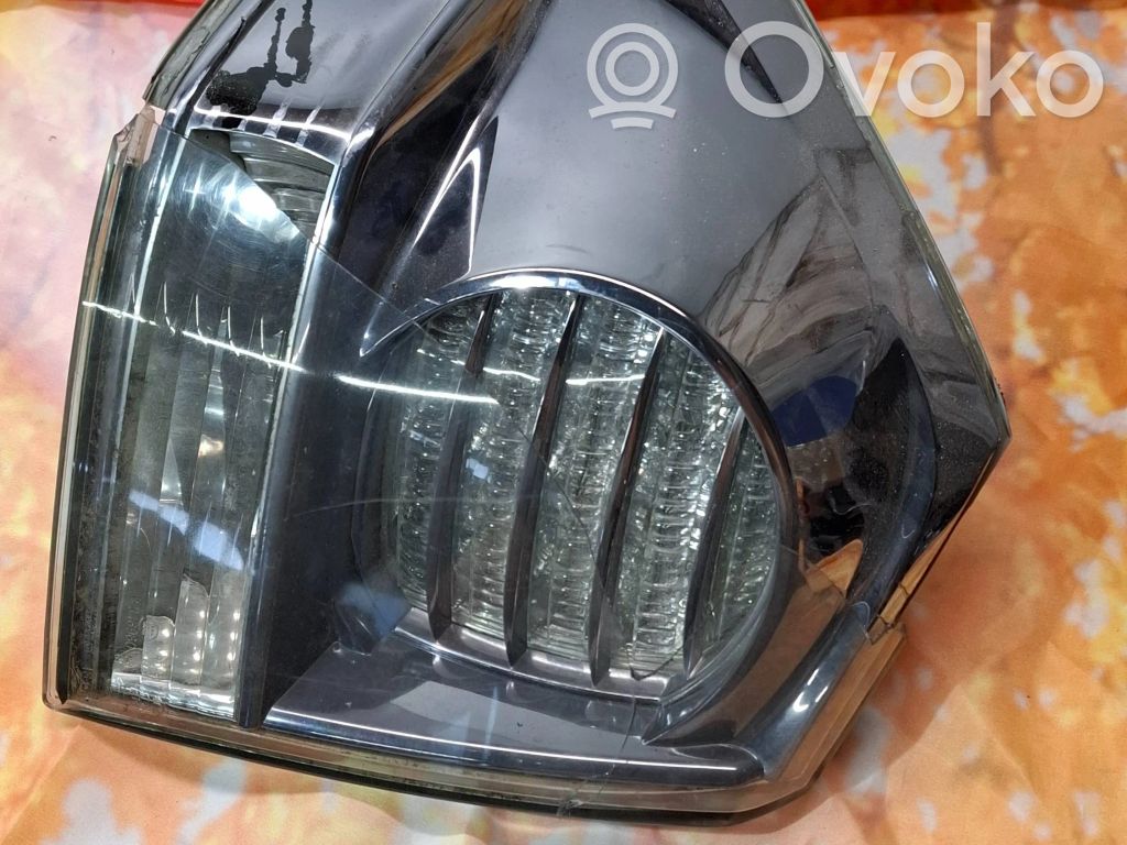 Lexus CT 200H Galinis žibintas dangtyje 