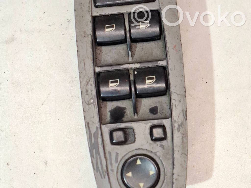 Electric window control switch   3411746,3402734