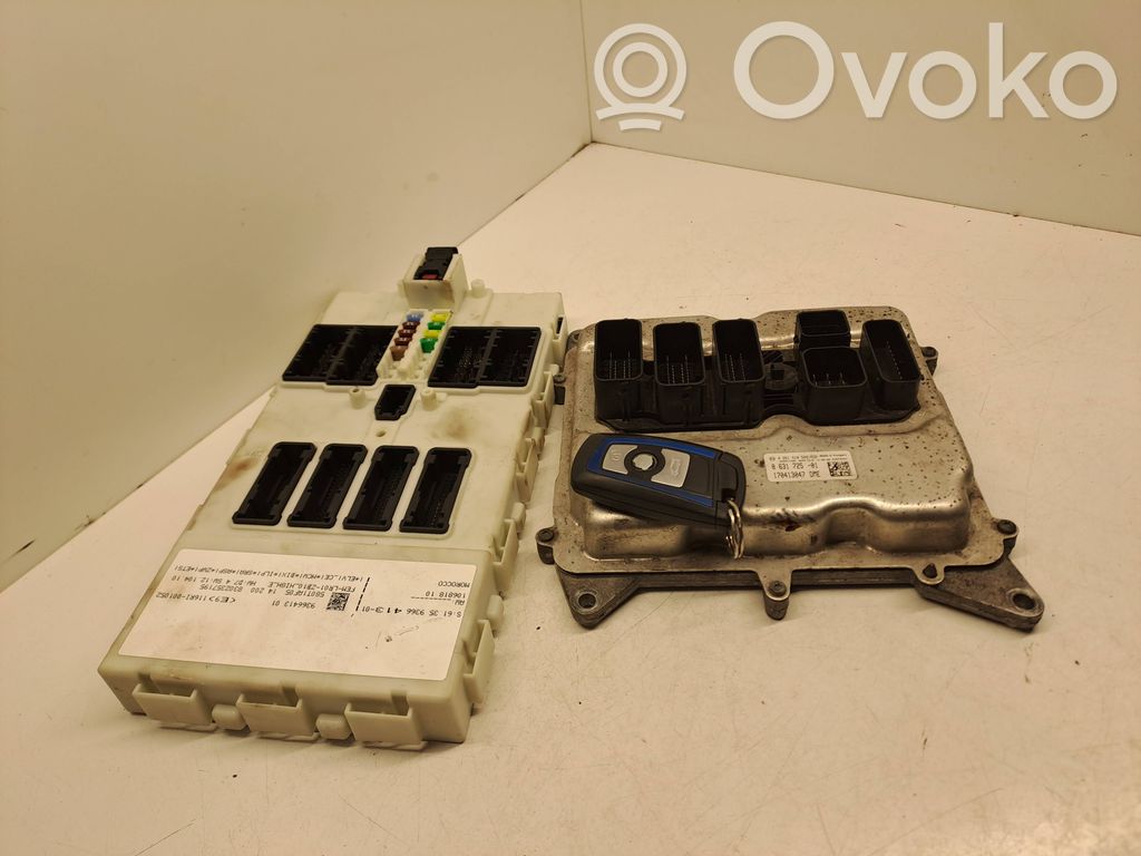 Komputer / Sterownik ECU i komplet kluczy   0261S10549,170413047,8631725