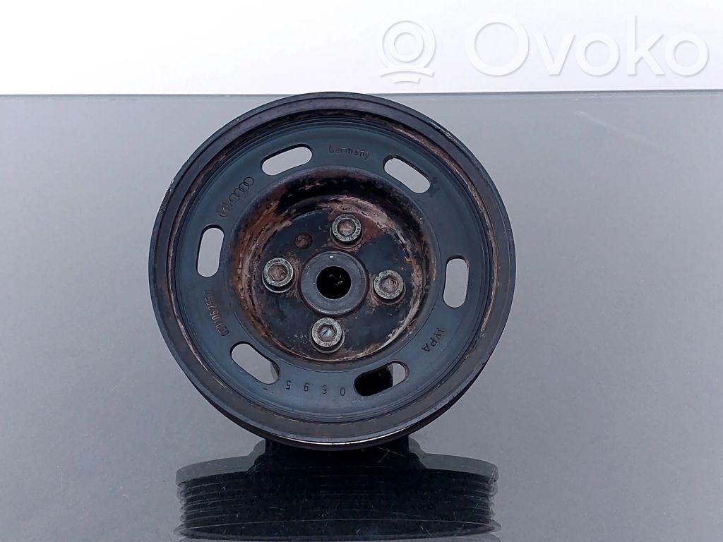 Audi A4 S4 B5 8D Riemenscheibe 