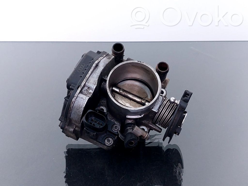 Audi A4 S4 B5 8D Droseļvārsts 