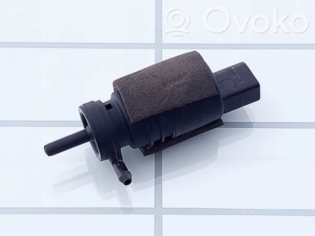 BMW 5 F10 F11 Windscreen/windshield washer pump 