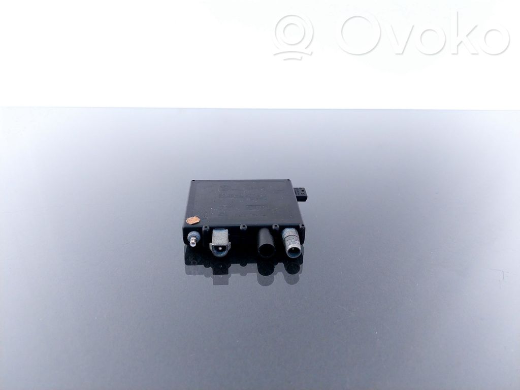 BMW 5 E39 Antenos stiprintuvas 