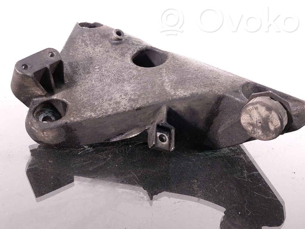 BMW X5 E70 Engine mounting bracket 