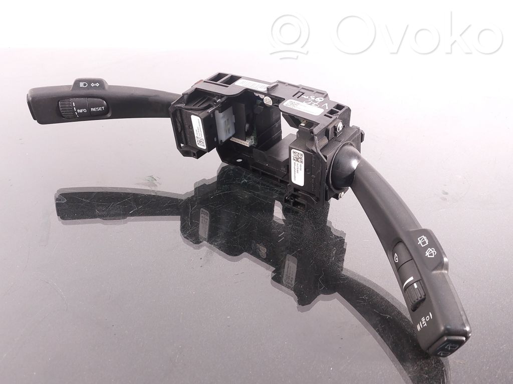 Volvo V70 Wiper turn signal indicator stalk/switch 