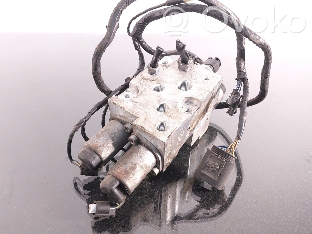 BMW X5 E70 Active stabilizer control/valve assembly 