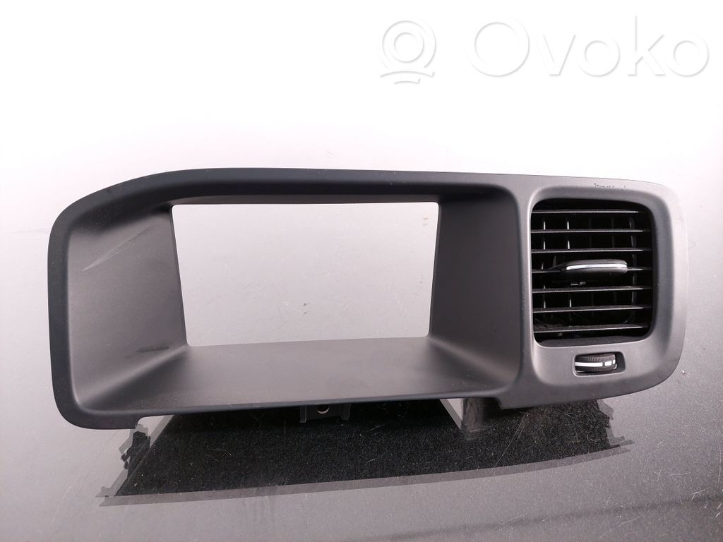 Volvo V60 Dysze / Kratki środkowego nawiewu deski rozdzielczej 