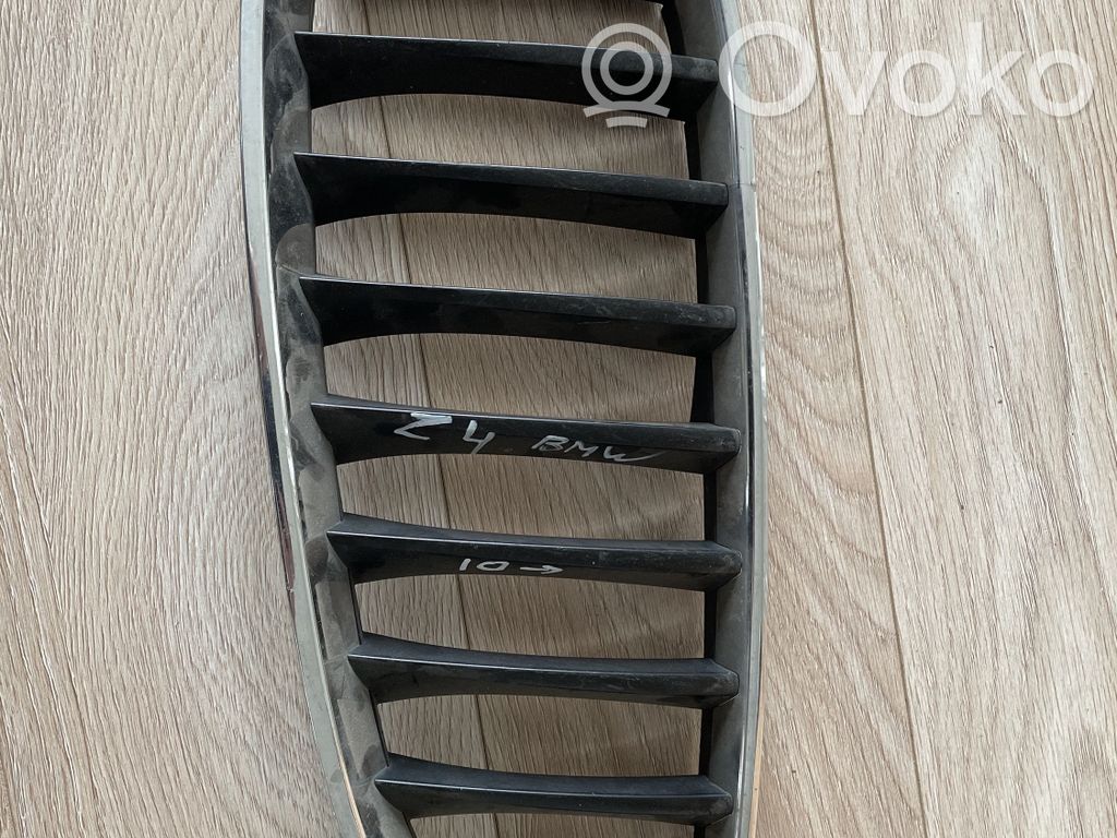 BMW Z4 E89 Etupuskurin ylempi jäähdytinsäleikkö 