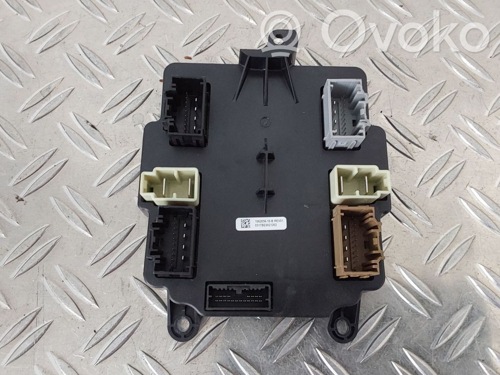 Tesla Model X Door control unit/module 