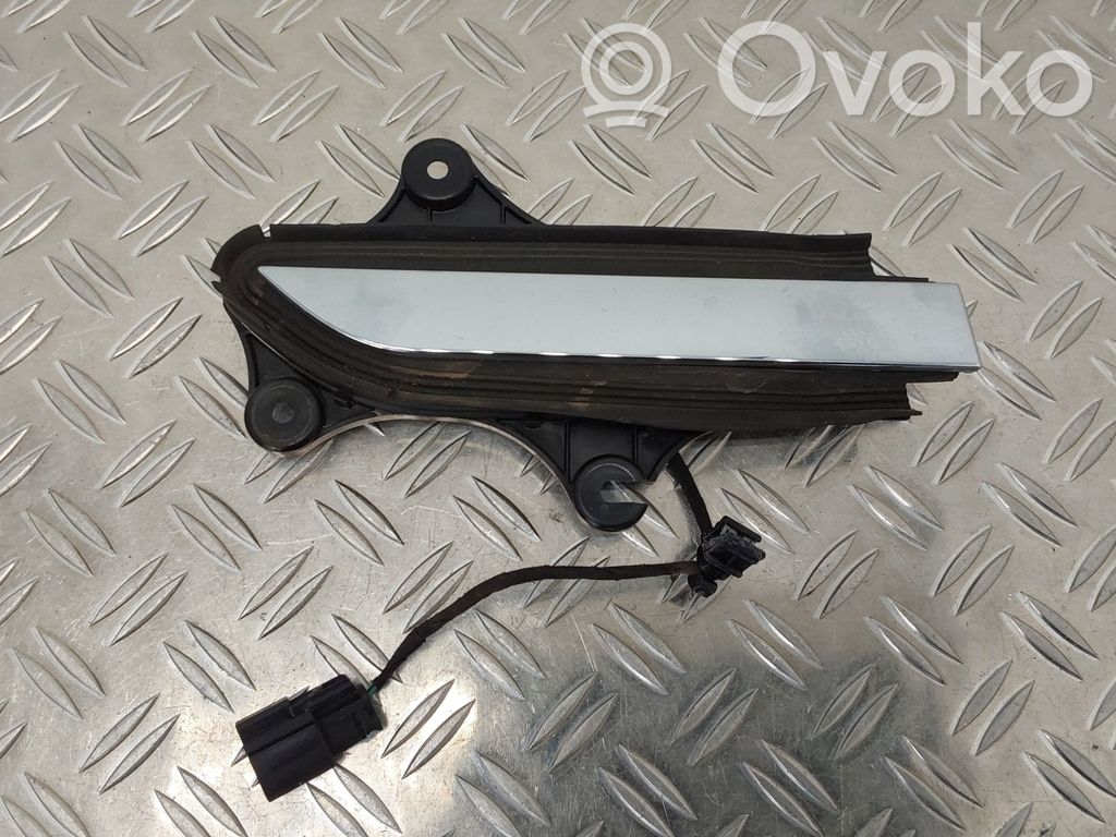 Tesla Model X Manecilla externa puerta trasera 