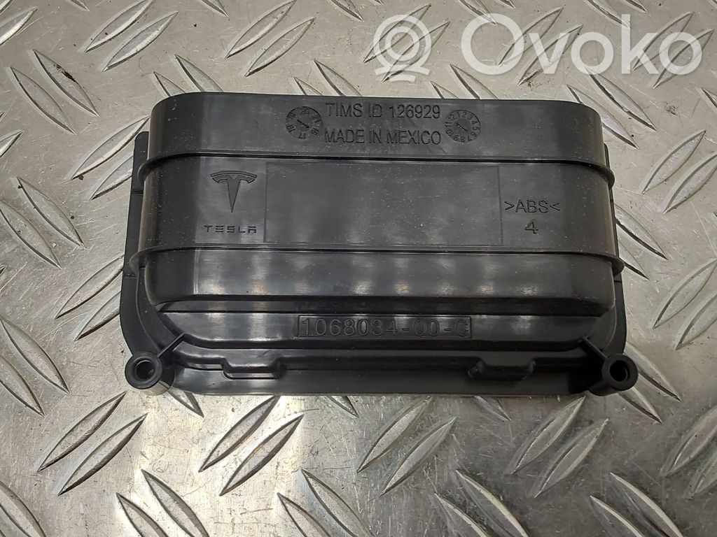 Tesla Model X Ventilācijas režģis 
