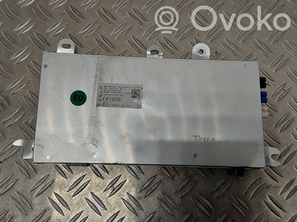 Tesla Model X Comfort/convenience module 