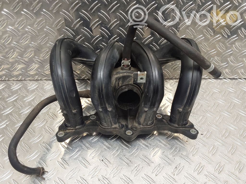 Toyota Yaris Kolektorius įsiurbimo 