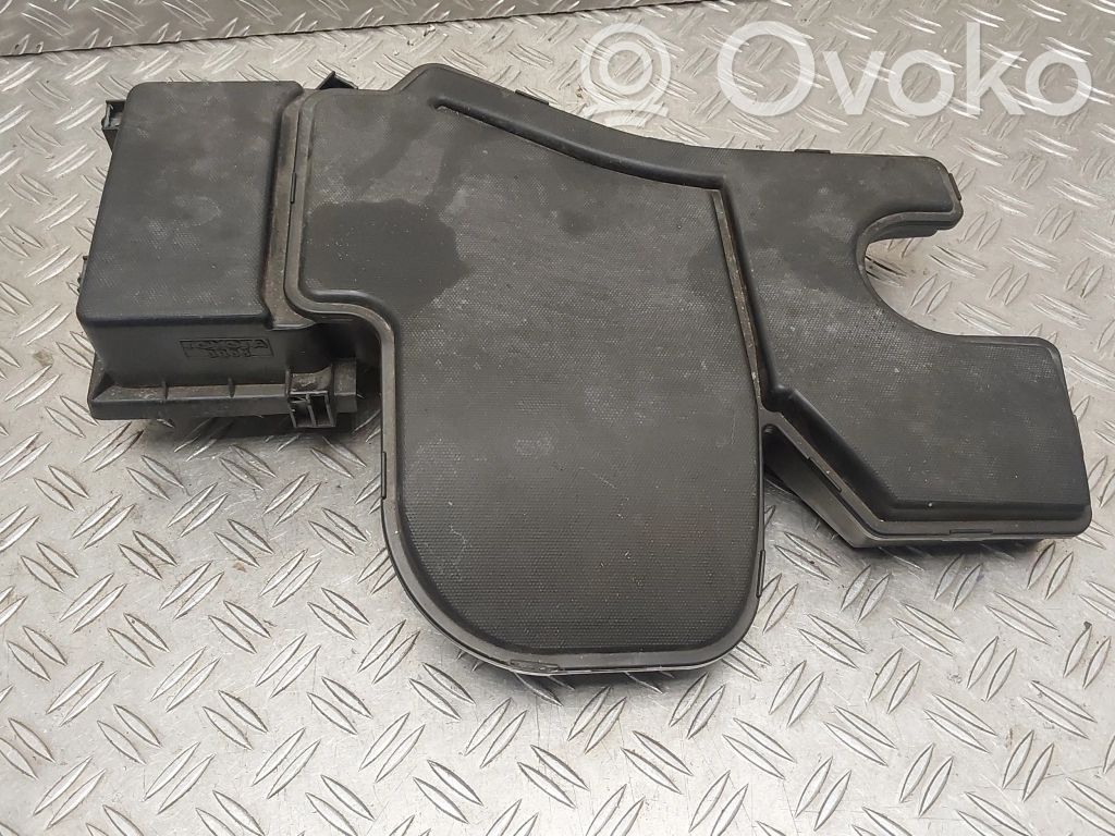 Toyota Yaris Obudowa filtra powietrza 