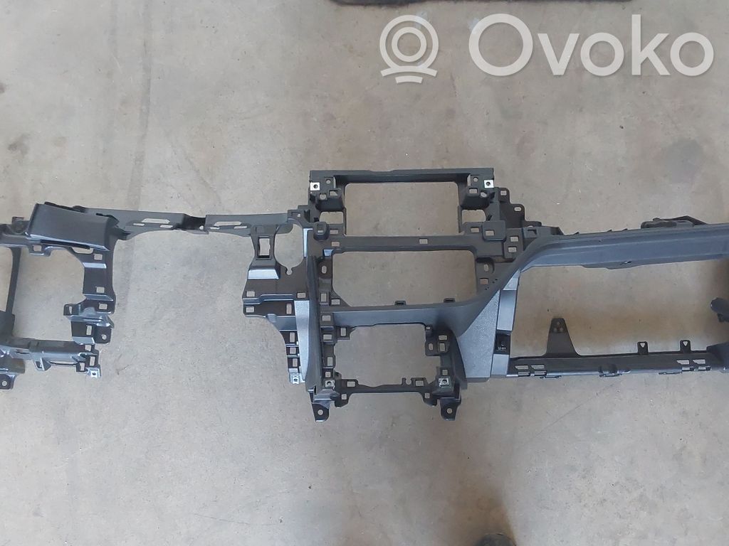 Toyota Auris E180 Panelis 