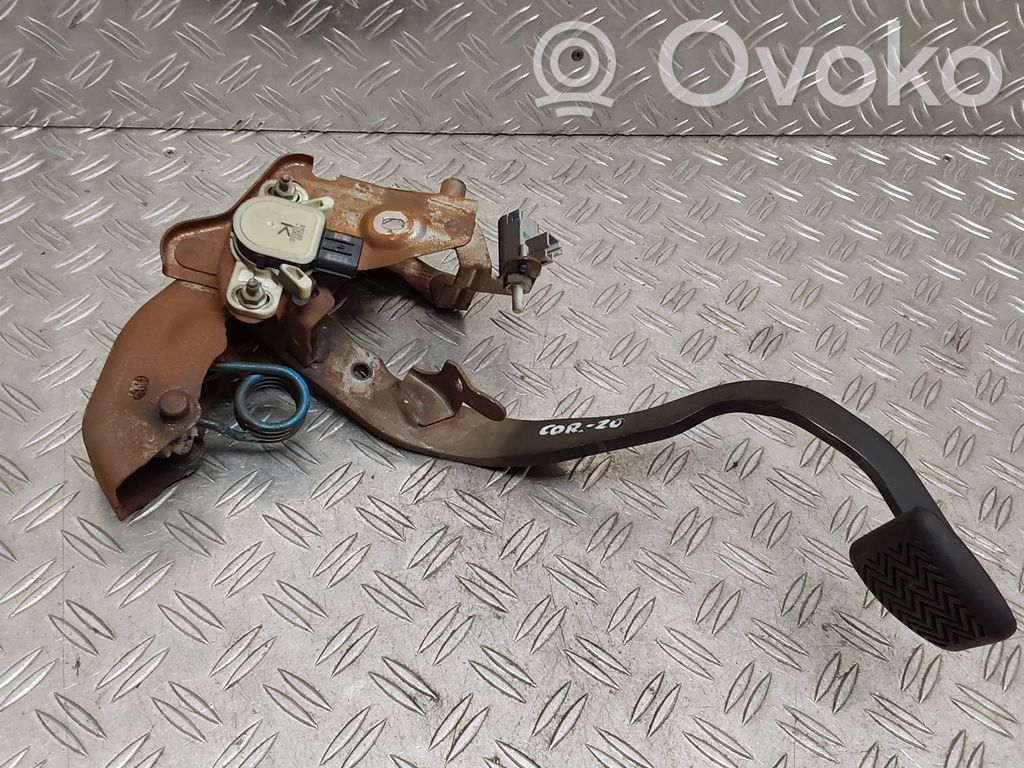Toyota Corolla E210 E21 Sankabos pedalas 