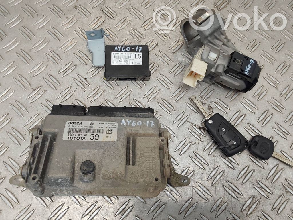 Toyota Aygo AB40 Juego de cerradura y set ECU del motor 