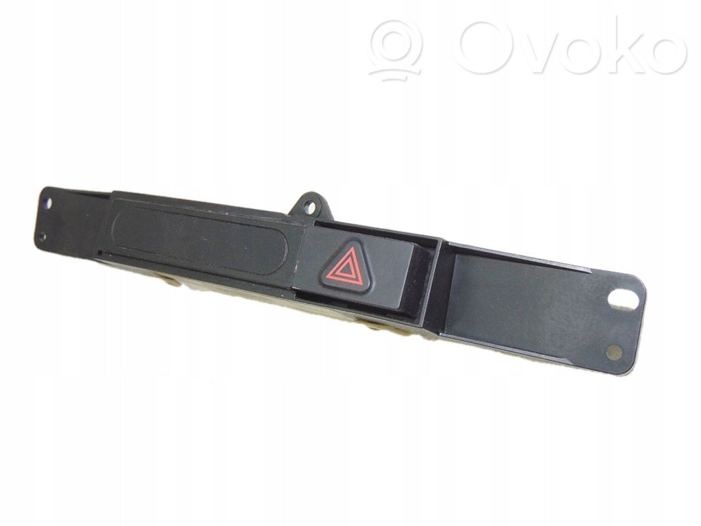 Botón interruptor de luz de peligro   05134629AA
